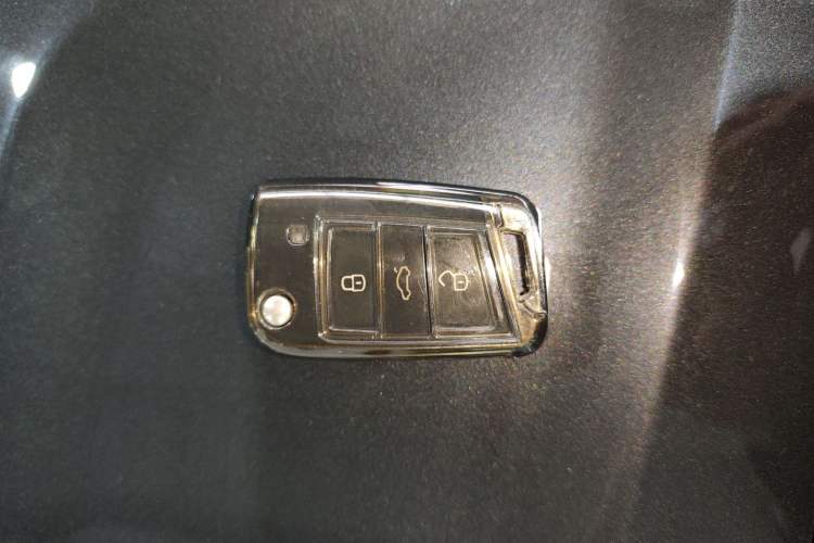 Used Volkswagen Tharu 2023 300TSI Two-Wheel-Drive Full Moon Edition Interior 1