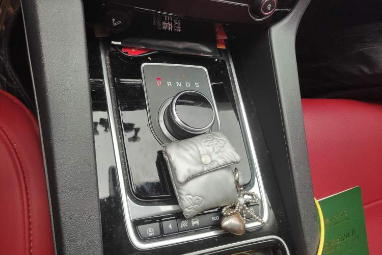 Used Jaguar F-PACE 2018 2.0T Four-Wheel Drive Urban Luxury Edition Gear Lever