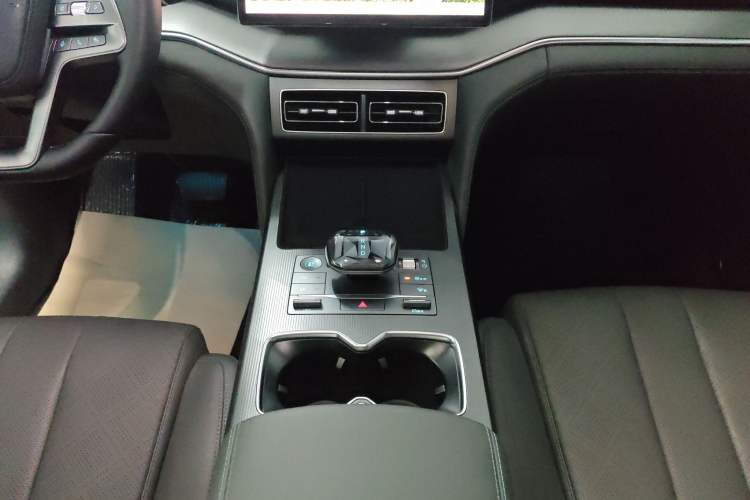 Used BYD Song L DM-i 2025 Intelligent Driving Version 112 km Leading Trim Gear Lever
