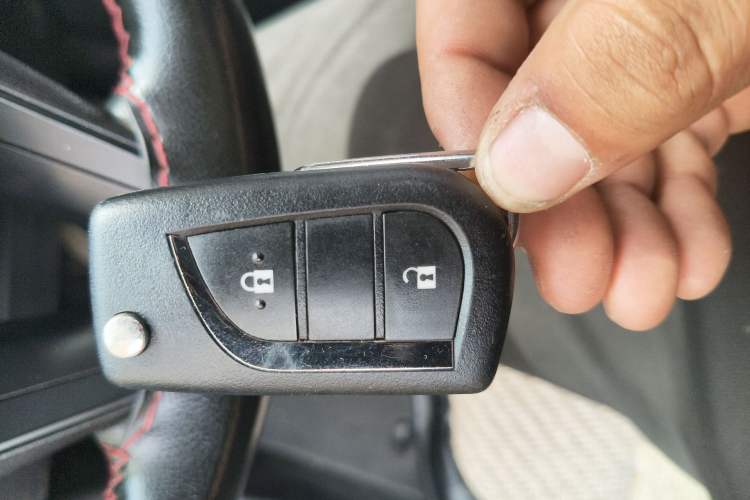 Used Toyota Wildlander 2022 Updated Version 2.0L CVT Two-Wheel Drive Leading Edition Vehicle Key