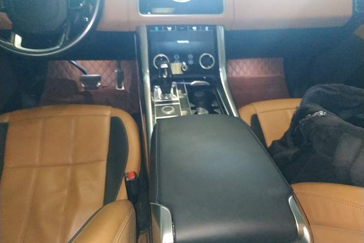 Used Land Rover Range Sport 2021 3.0 L6 YAO Black Edition Gear Lever