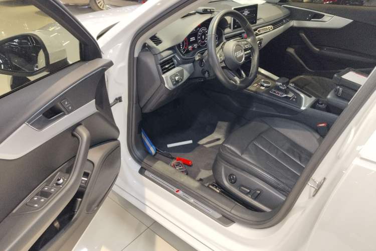 Used Audi A4L 2018 30th Anniversary Edition 40 TFSI Fashion Model