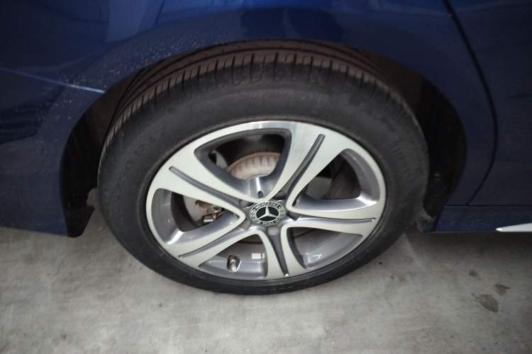 Used Mercedes-Benz C-Class 2020 C 260 L Sport Edition Right Rear Wheel Hub