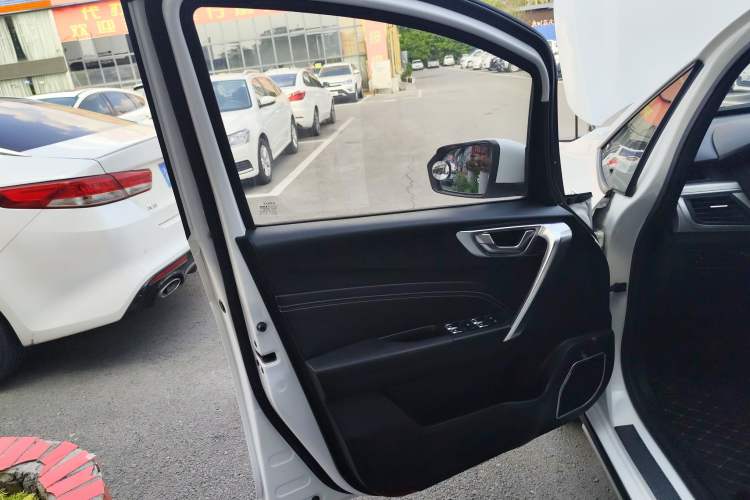 Used Geely Auto Vision X3 2019 Upgraded Model 1.5L Manual Elite Version