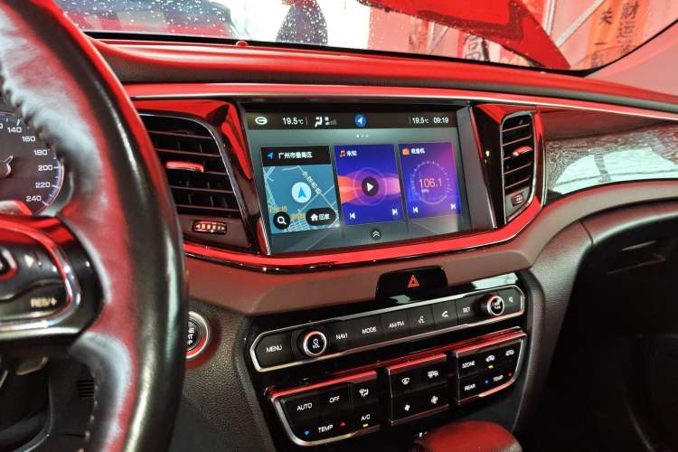 Used GAC Trumpchi GS8 2017 320T Two-Wheel Drive Luxury Smart Connectivity Version (7 Seats)
