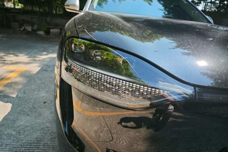 Used Hima AITO M9 2024 Range-Extended Ultra Version 42 kWh 6-Seater Model Right Front Headlight