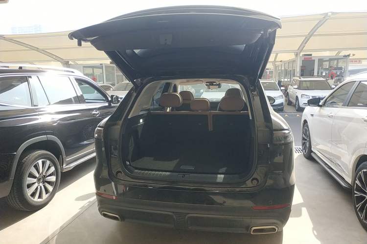 Used Chery Tiggo 8 L 2024 2.0T Two-Wheel Drive Luxury Edition 5 Seats