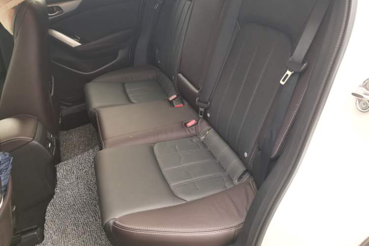 Used Mazda CX-4 2018 2.0L Automatic Two-Wheel Drive Blue Sky Premium Upgrade Version China VI Standard Left Rear Seat