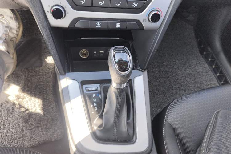 Used Hyundai Elantra (6th Generation / Lingdong) 2016 1.6L Automatic ZhiXuan – Elite Version
