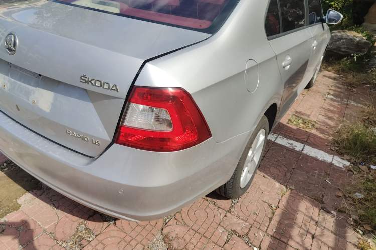 Used Skoda Rapid 2013 1.6L Manual Smart Selection Model
