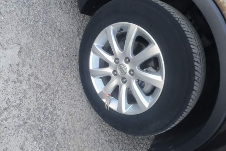 Used Buick Envision 2020 20T Two-Wheel Drive Luxury Model Right Front Wheel Hub