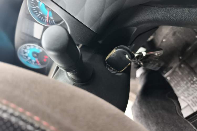 Used Jinbei Gold Hiace M Classic 2024 1.5L Travel Lion Passenger Van 6 Seats Vehicle Key