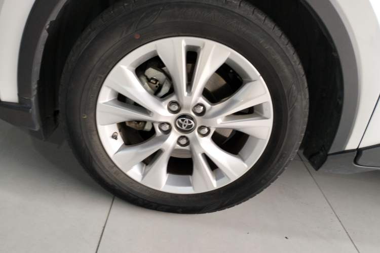 Used Toyota IZOA 2021 Dual-Motor 2.0L Yixiang Edition Left Front Wheel Hub