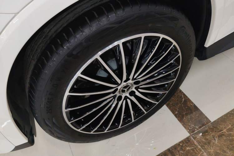 Used Mercedes-Benz GLC Coupe 2025 GLC 300 4MATIC Coupe SUV Left Front Wheel Hub