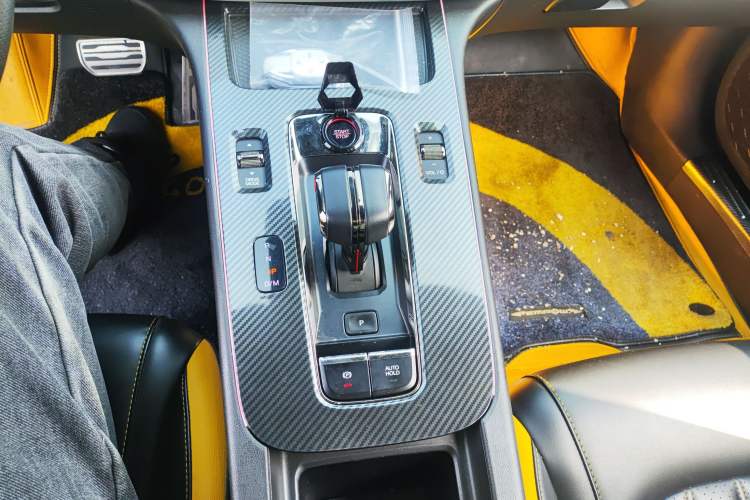 Used GAC Trumpchi EMPOW 2021 270T DCT J15 Version Gear Lever