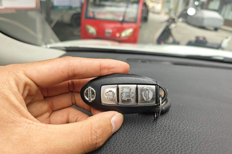 Used Nissan Sylphy 2019 1.6XV CVT Smart Connect Luxury Edition China VI Standard Vehicle Key