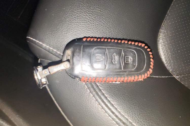 Used Geely Auto Emgrand 2016 Sedan 1.5L Manual Upward Edition Vehicle Key