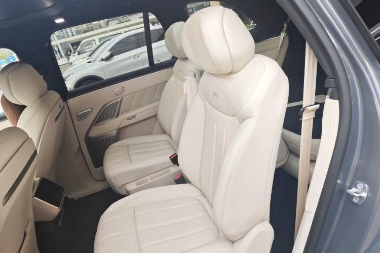 Used ONVO Luxeed L90 2025 Model—Max Six-Seater Version