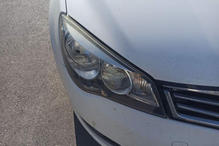 Used Roewe 350 2015 1.5L Manual Luxury Sunroof Edition