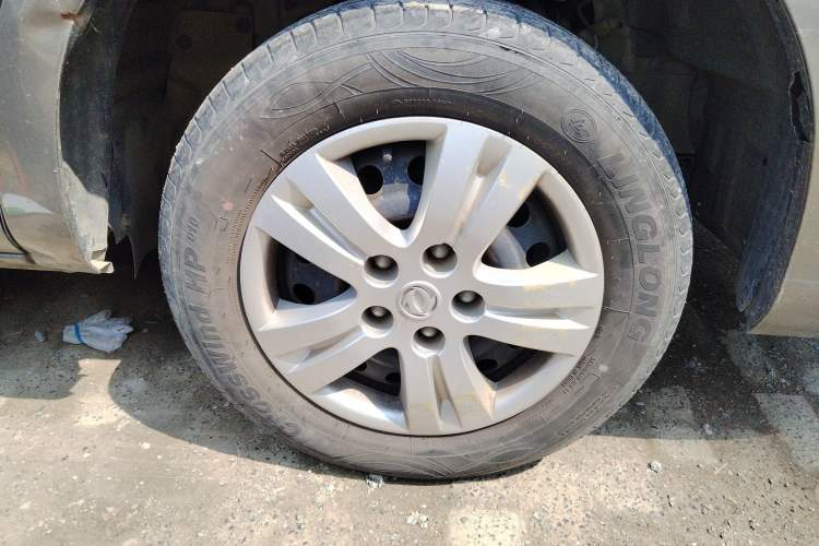 Used FORTHING Lingzhi 2018 M3 1.5L 5-Seat Base Model
