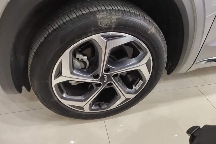 Used Geely Auto Monjaro L 2024 2.0TD High-Power Automatic Two-Wheel Drive Yunqi Version
