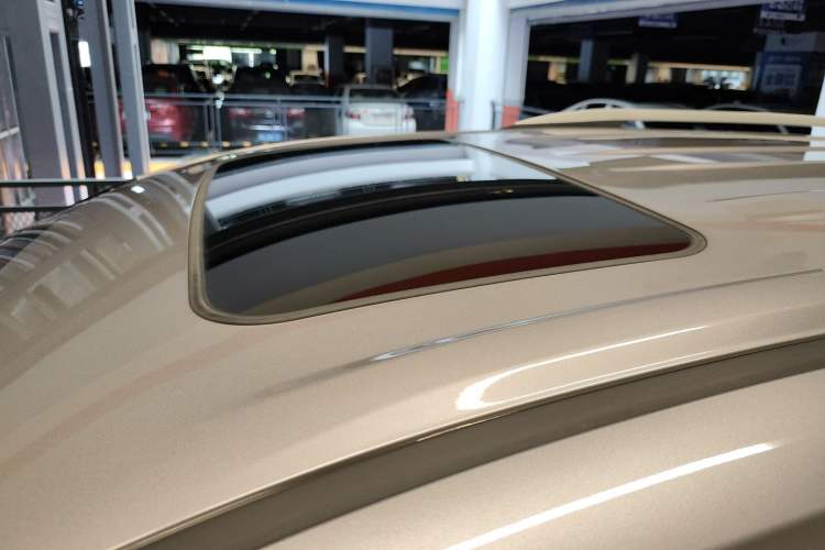 Used Toyota Granvia 2023 2.5L Hybrid Comfort Edition
