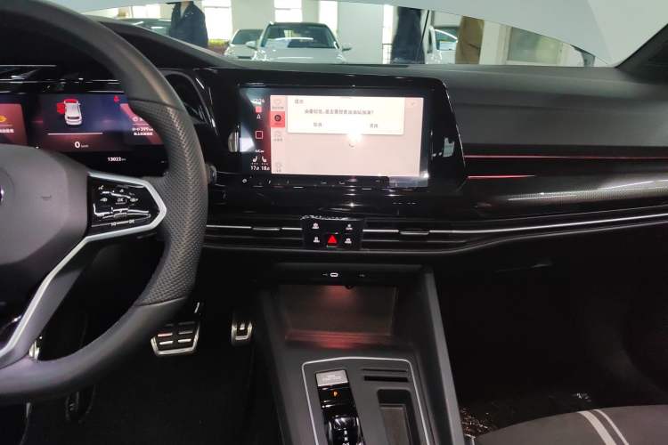 Used Volkswagen Golf 2023 Facelift 280TSI DSG R-Line Lite
