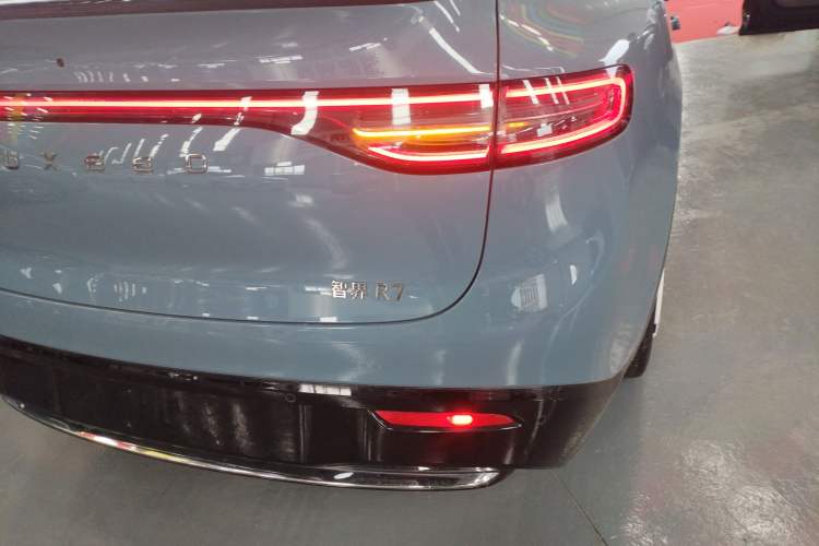 Used Hima Luxeed R7 2025 Range-Extended Version 360 km Max
