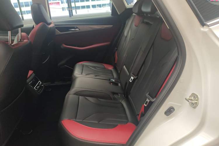 Used Changan CS85 COUPE 2023 1.5T DCT Prestige Edition
