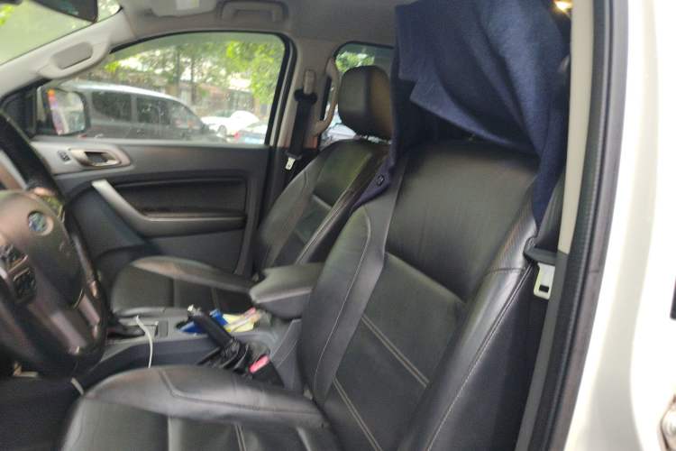 Used Ford Everest 2016 2.0T Gasoline Automatic 4x4 Luxury Edition
