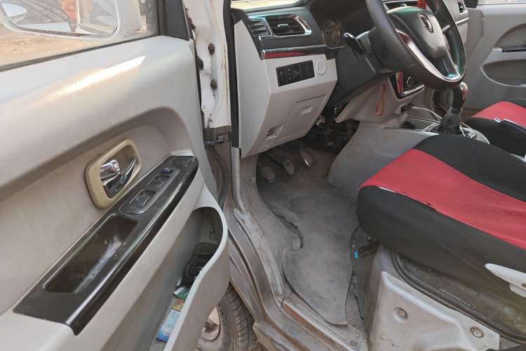 Used Jinbei New Hiace X30L 2016 1.3L Wealth Edition DLCG12 Driver Seat