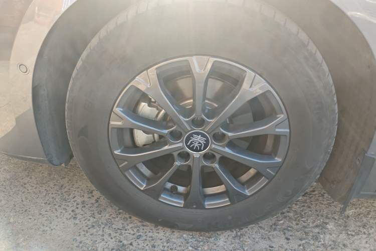 Used BYD Qin L 2025 DM-i Smart Drive 80KM Leading Model
