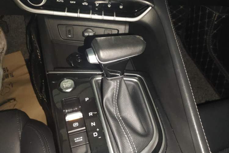 Used CHANGAN Eado 2020 PLUS Blue Whale NE 1.4T GDI DCT Prestige Model Gear Lever