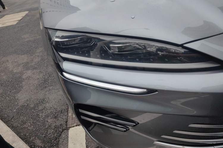 Used BYD Song L DM-i 2025 Intelligent Driving Version 112 km Leading Trim Right Front Headlight