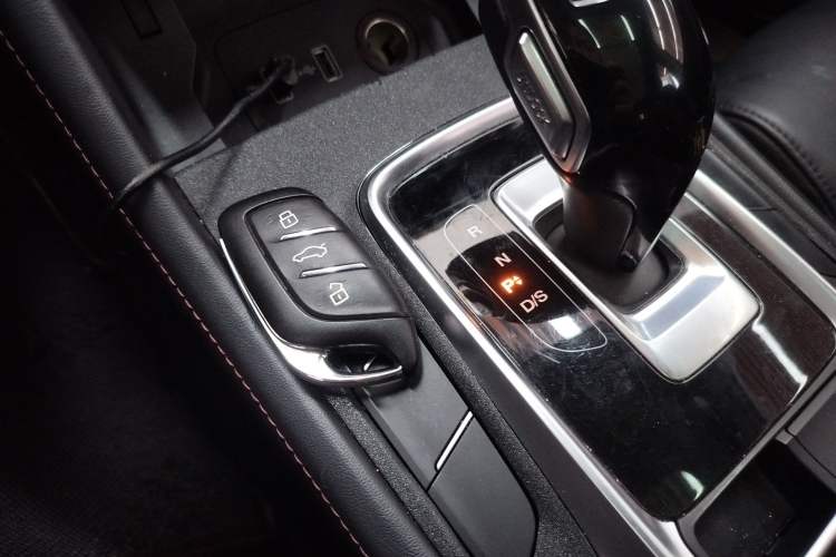 Used MG HS 2019 20T Automatic Two-Wheel Drive Luxury Edition China VI Standard Interior 1