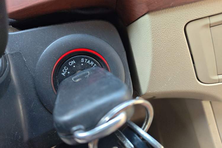 Used Roewe 350 2013 350C 1.5L Manual Swift Edition
