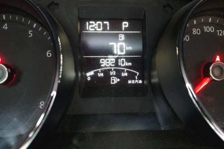 Used Volkswagen C-TREK 2018 1.5L Automatic Comfort Model Odometer Close Up