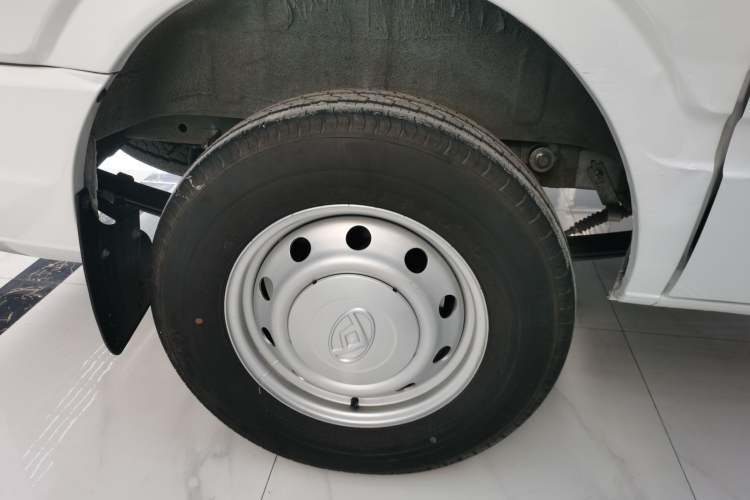 Used SAIC MAXUS Xintu V80 2021 2.0T AMT Classic Aoyuntong Short Wheelbase Mid-Roof 5/6-Seater