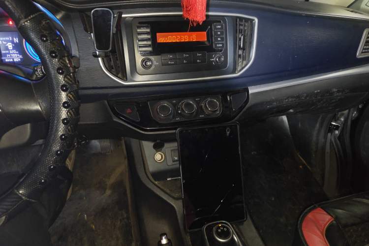 Used FORTHING Lingzhi M5 2022 Comfort Model 7 Seats