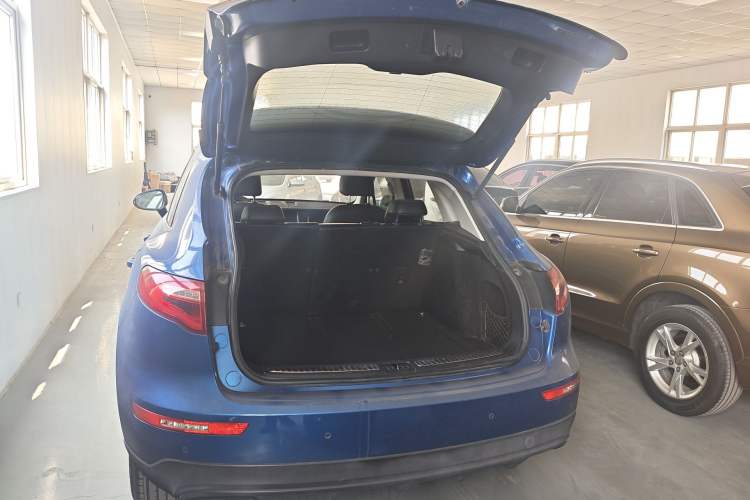 Used Zotye SR9 2017 2.0T Automatic Ultimate Road Edition
