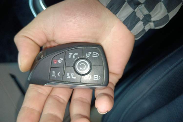 Used Buick Century 2023 2.0T Four-Seat Private Edition Vehicle Key