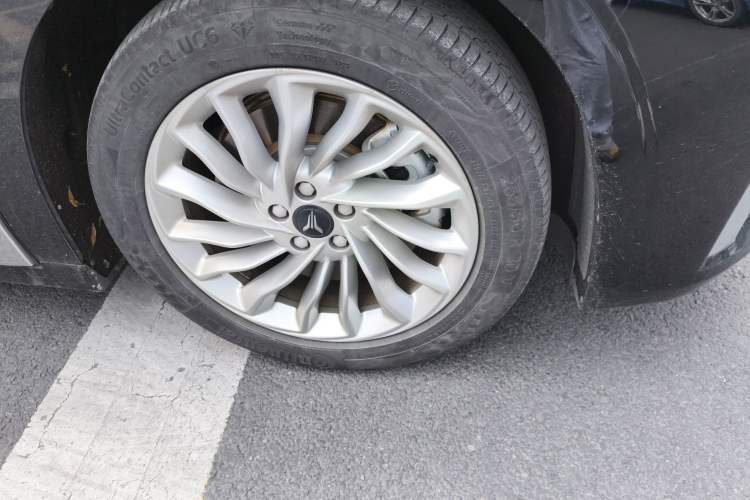 Used VOYAH Dream 2024 PHEV Extended-Range Premium Edition Right Front Wheel Hub