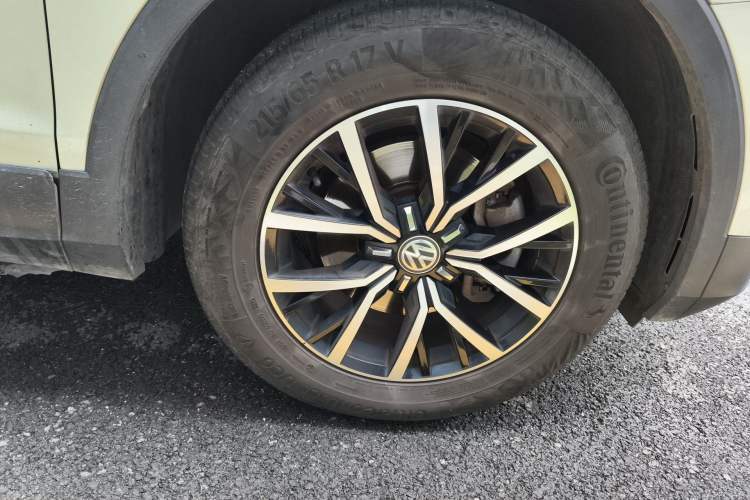 Used Volkswagen Tiguan L 2017 330TSI Automatic Two-Wheel Drive Luxury Edition Right Front Wheel Hub