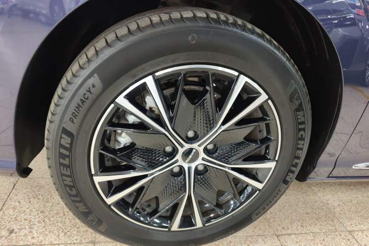 Used Roewe iMAX8 2023 400TGI Comfort Edition