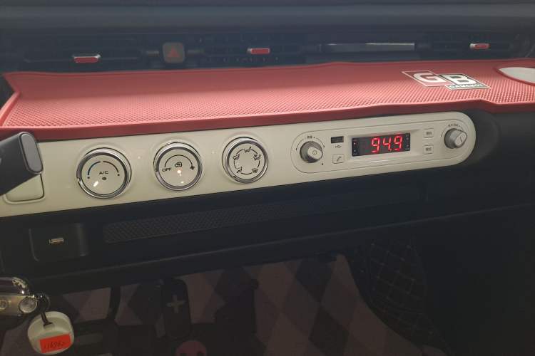 Used Wuling Hongguang MINIEV 2022 GAMEBOY 200km Gaming Edition with Lithium Iron Phosphate Audio And AC Panel