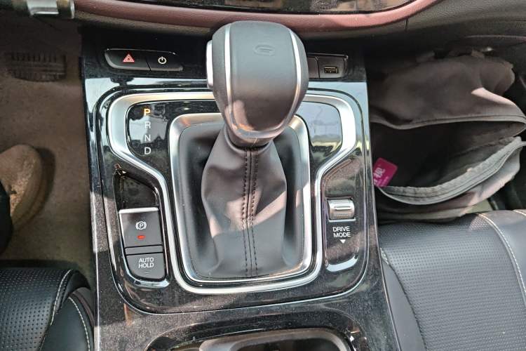 Used GAC Trumpchi M6 2023 PRO 270T DCT Luxury Edition Gear Lever