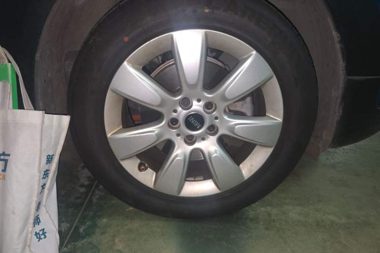 Used MINI Countryman 2018 1.5T COOPER Classic Edition Right Front Wheel Hub