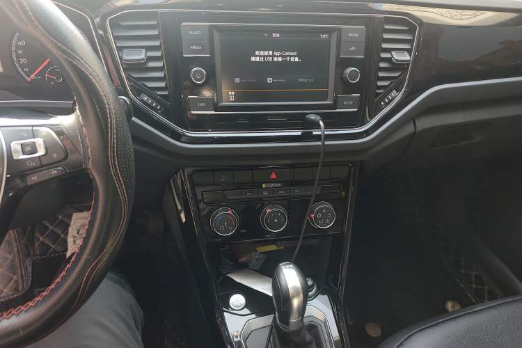 Used Volkswagen T-ROC 2018 280TSI DSG Two-Wheel-Drive Comfort Version China V Standard