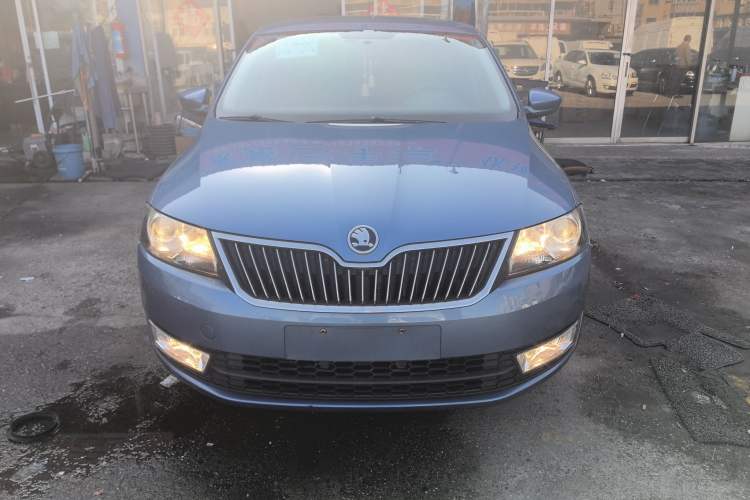 Used Skoda Rapid Spaceback 2014 1.6L Automatic Enjoyment Edition