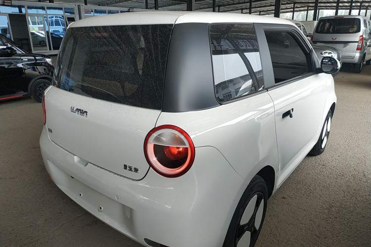 Used CHANGAN Lumin 2022 301km Honey-Sweet Version Exterior 5